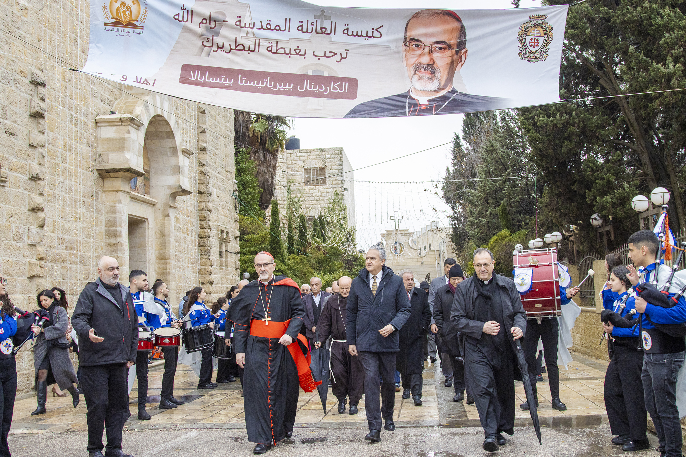 الكاردينال بيتسابالا يحتفل بعيد كنيسة العائلة المقدسة في رام الله: رسالة أمل وصمود للمسيحيين في فلسطين