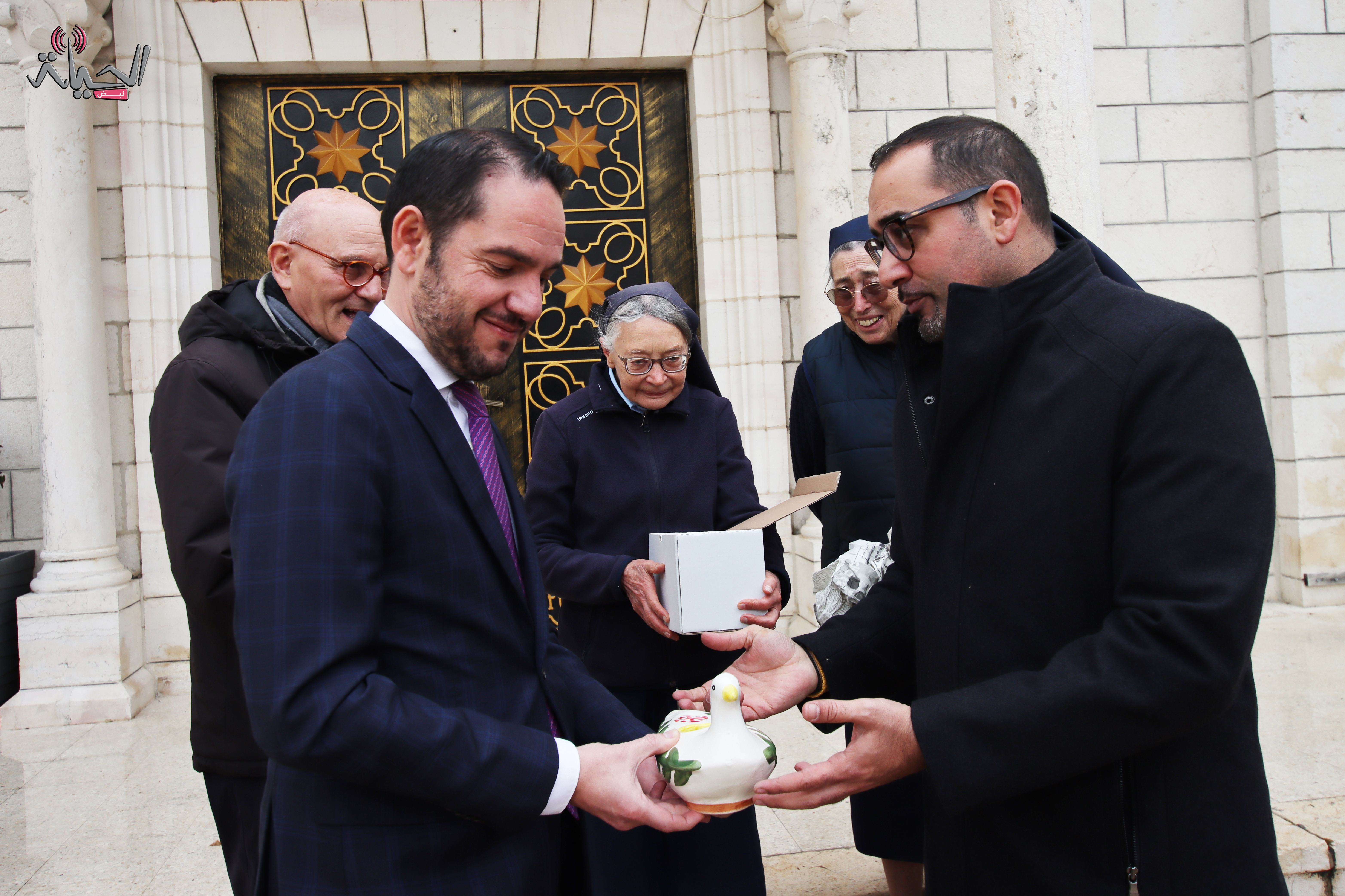 الاب بشار فواضله والقنصل الفرنسي