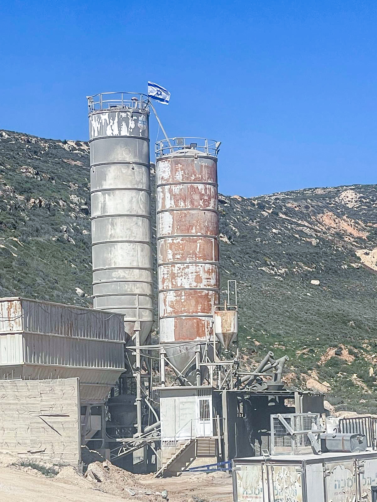 اعتداءات المستوطنين في الطيبة: تسلسل الهجمات والقيود العسكرية يتواصل