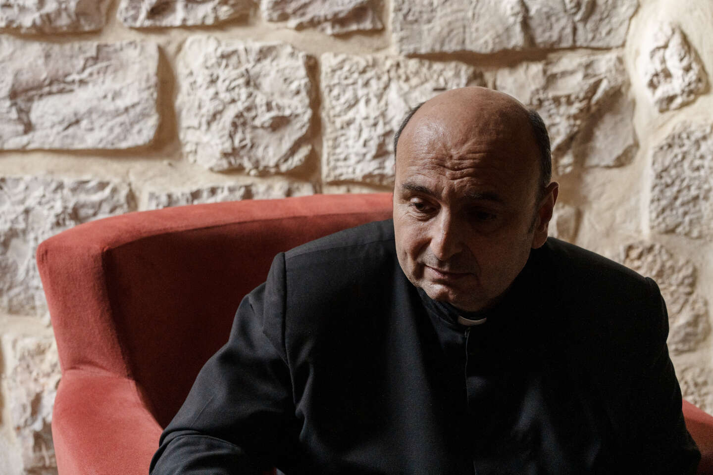 الأب رومانيلي كاهن رعية العائلة المقدسة في غزة