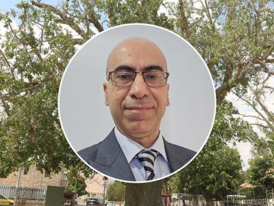 منير