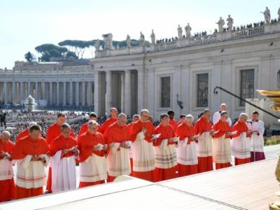 البابا فرنسيس للكرادلة الجدد: كونوا التناغم الذي تمثِّله سينودسيّة الكنيسة