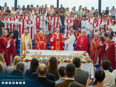 أربعة كهنة جدد من معهد أم الفادي