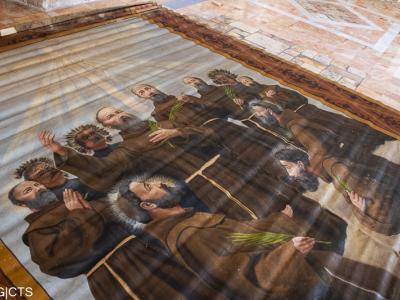 عرض لوحات شهداء دمشق في كوريا حراسة الأرض المقدسة