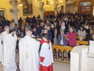 الكاردينال بيتسابالا يحتفل بعيد كنيسة العائلة المقدسة في رام الله: رسالة أمل وصمود للمسيحيين في فلسطين