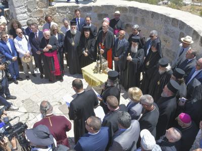 لاهوت الصمود المتجسّد: كيف تحوّلت الكنيسة المحلية في الطيبة إلى نموذج للصمود والتأثير العالمي