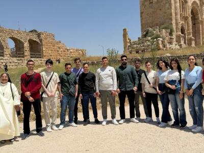 البطريركية اللاتينية تمكّن طلابًا من غزة من الالتحاق بجامعتها في الأردن