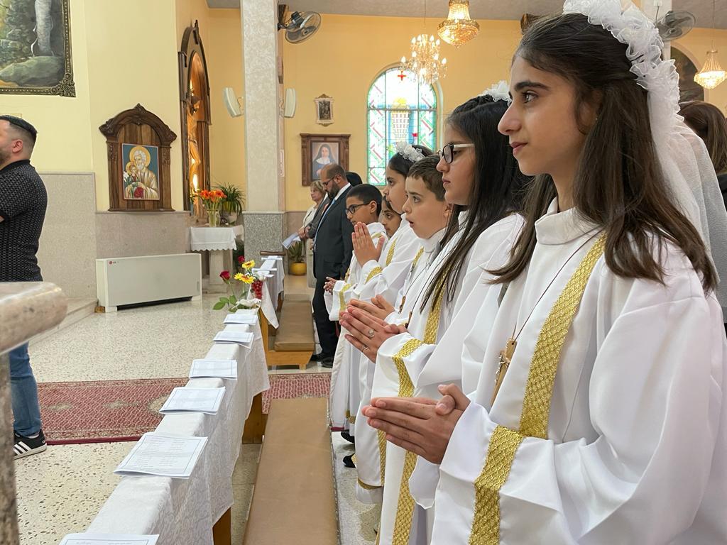 القربان الاقدس والميرون