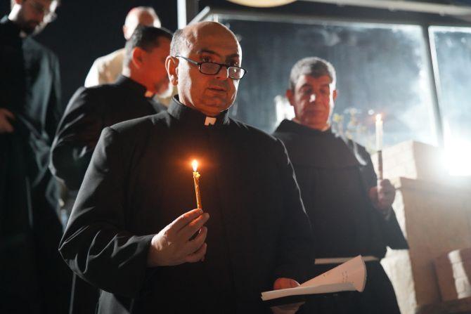 كاهن رعية اللاتين