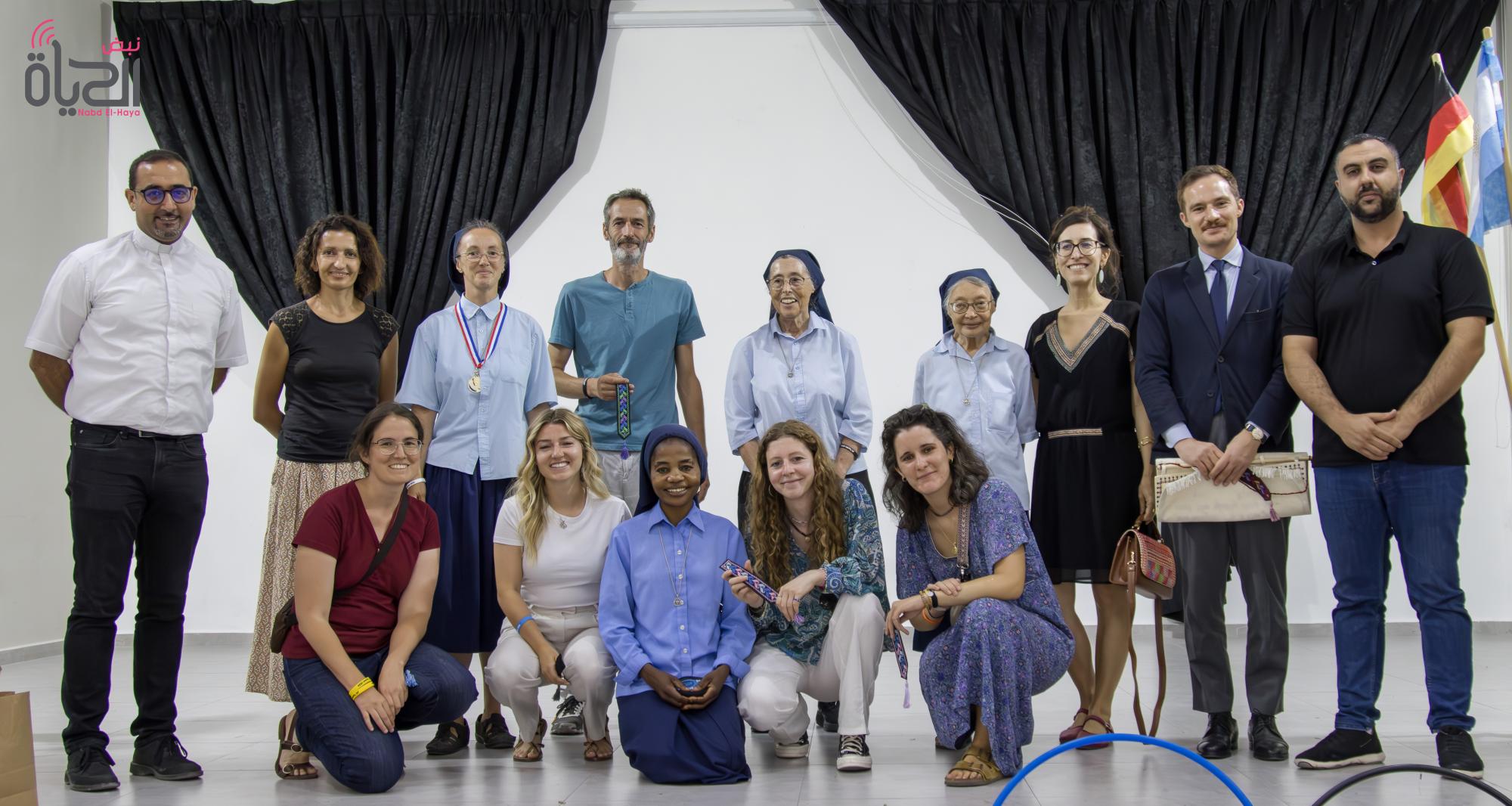 الأب فواضله يستقبل نائب القنصل الفرنسي ويطلعه على التحديات والفرص في الطيبة