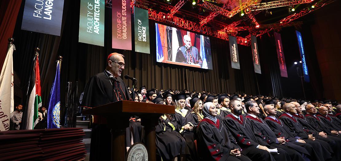 بطريرك القدس في تخريج الجامعة الامريكية /مادبا