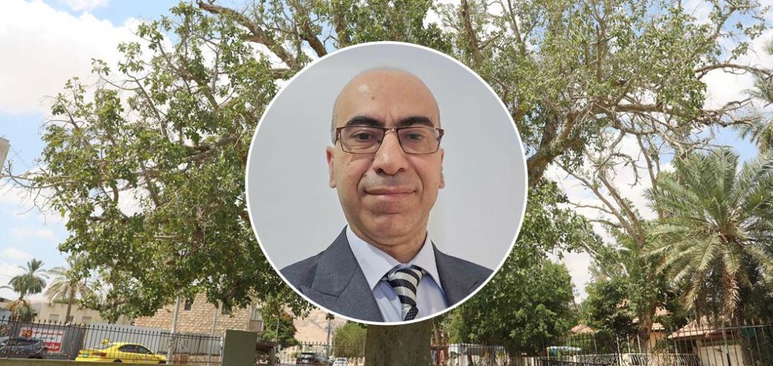 منير